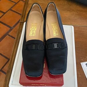 Salvatore Ferragamo Nero fabric TOURS 10AA